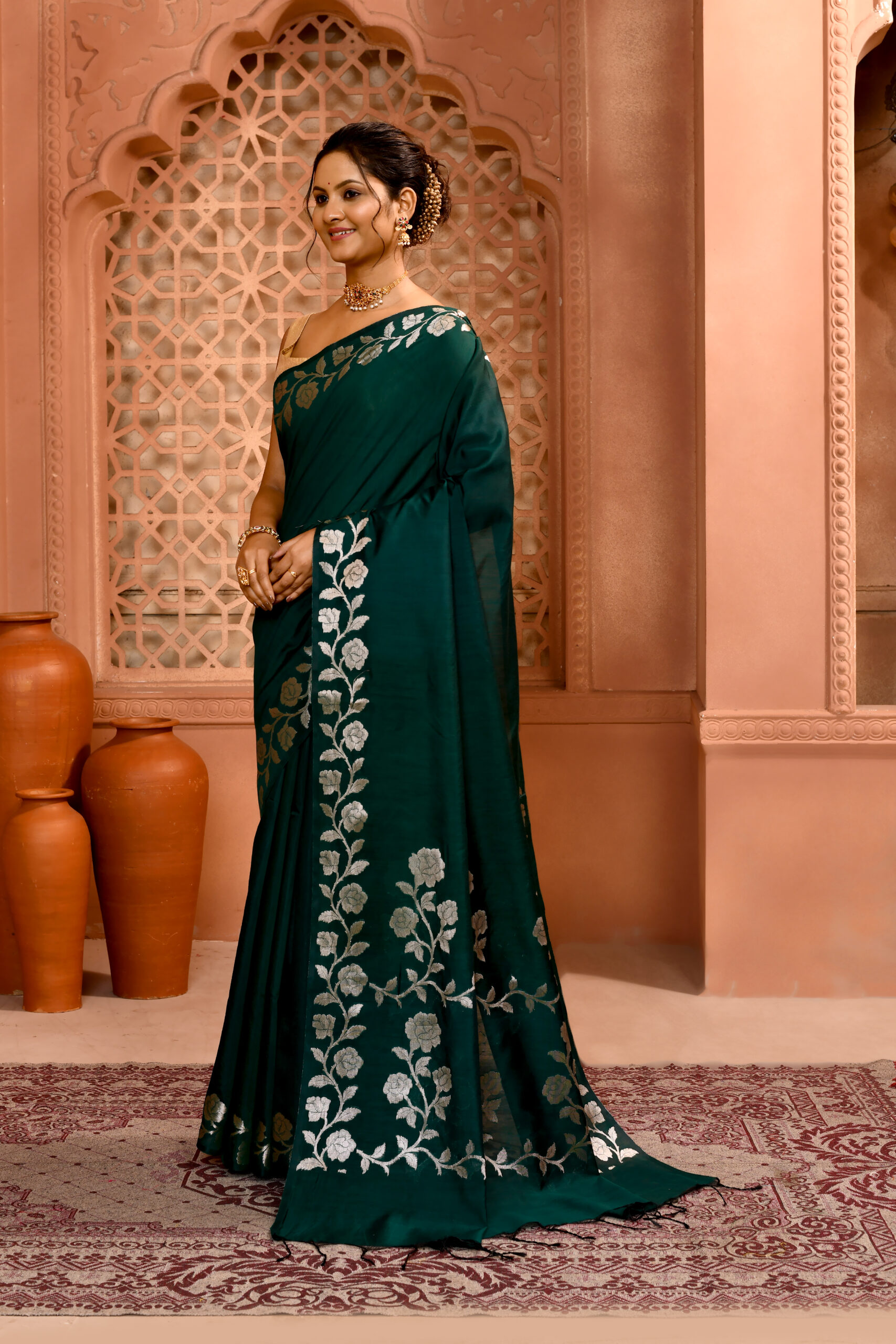Bottle Green Handloom Open Par Border Saree - Image 2