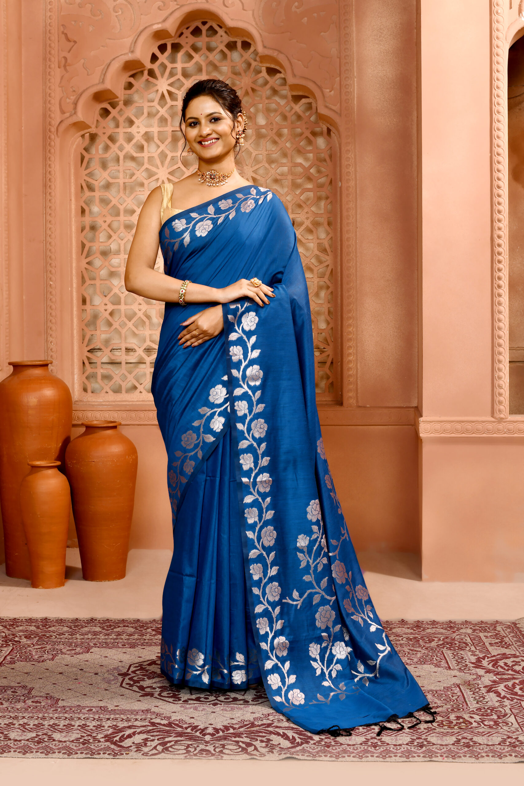Blue Handloom Open Par Border Saree - Image 2