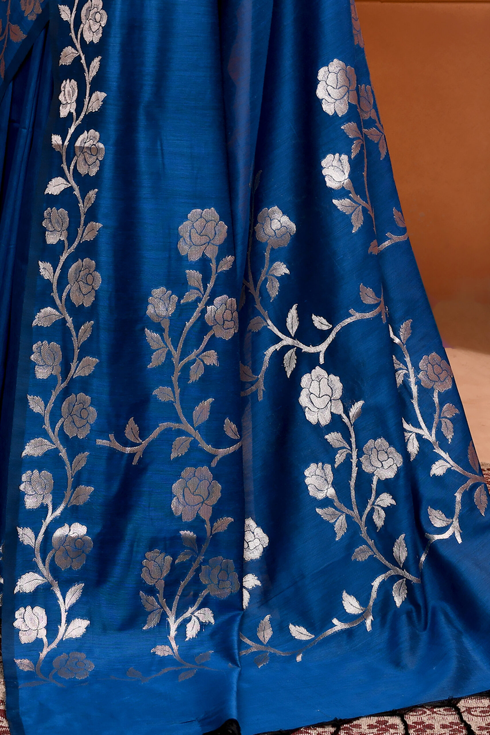 Blue Handloom Open Par Border Saree - Image 5