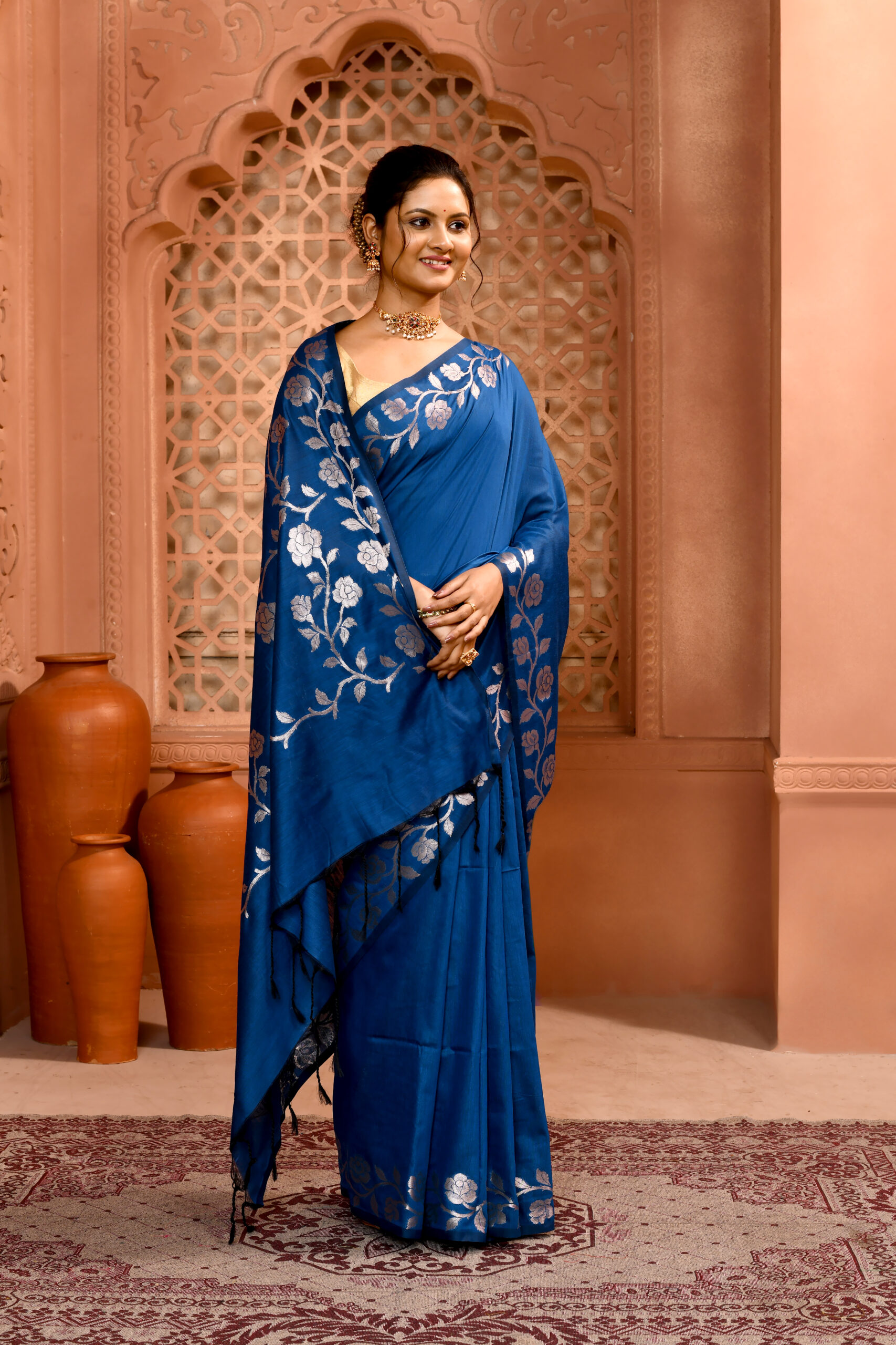 Blue Handloom Open Par Border Saree - Image 3