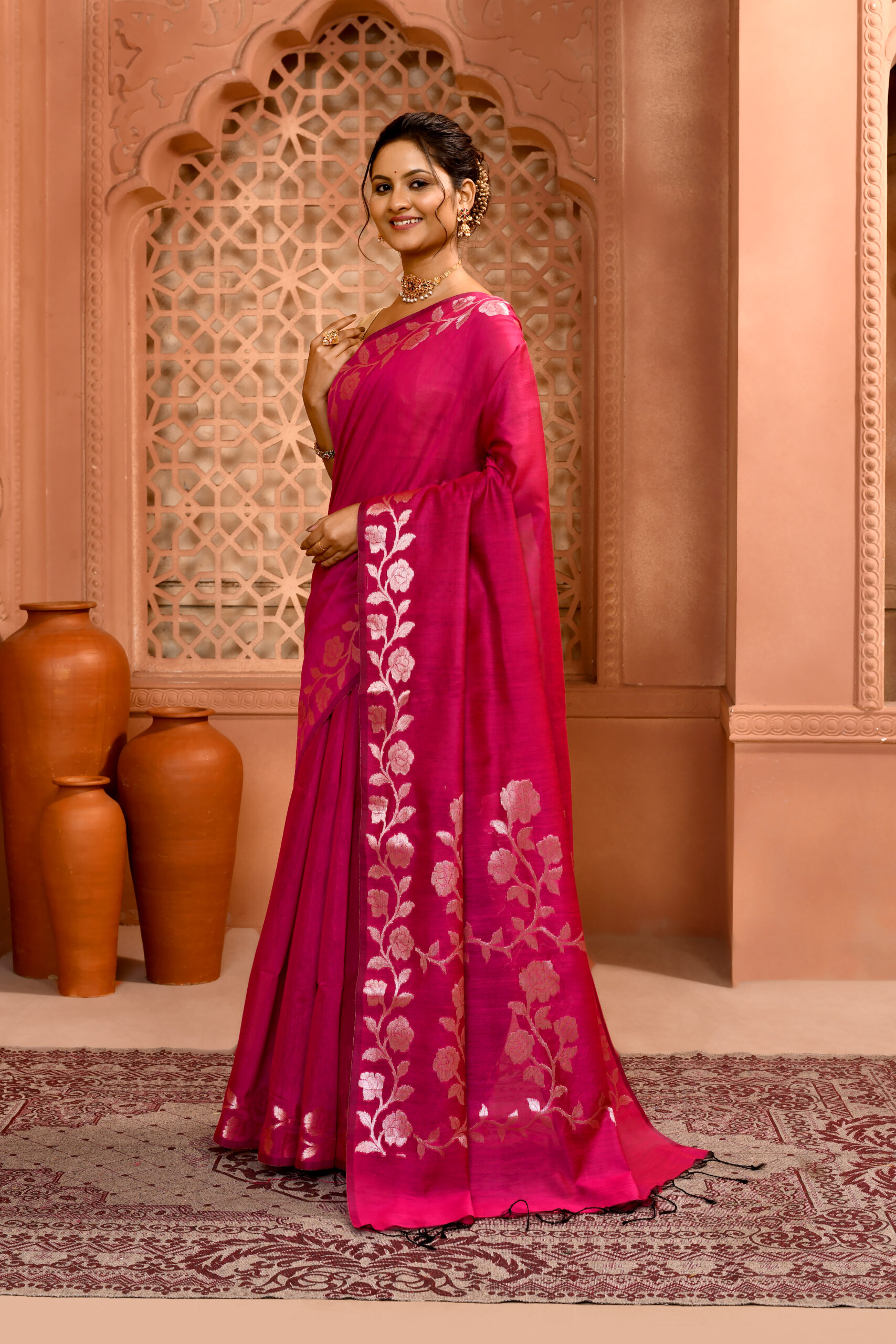 Rani Pink Handloom Open Par Bordar Saree - Image 2